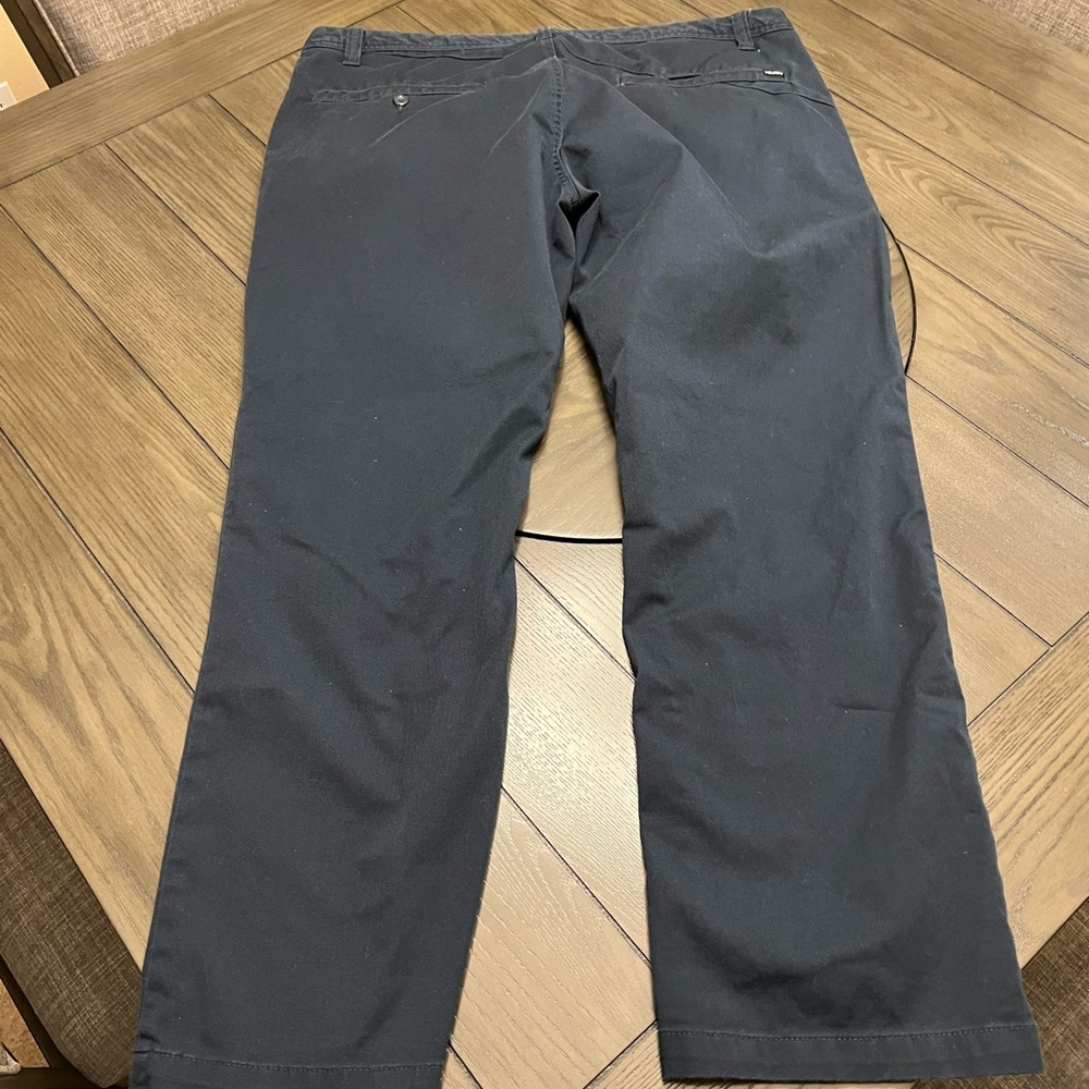 Volcom chino pants size 40